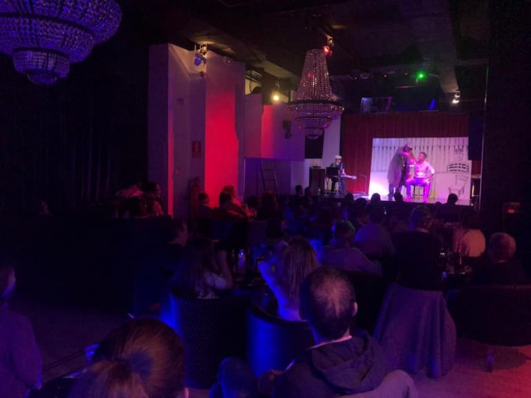 Bar de copas con música en directo en Avenida de América