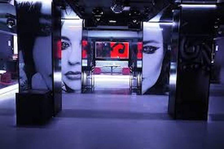 Discoteca en zona centro de Madrid perfecta para cualquier tipo de fiesta como halloween, nochevieja, graduaciones etc...