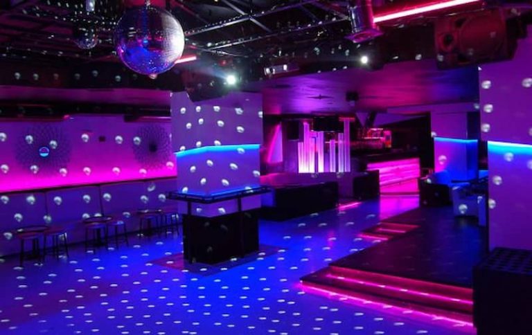 Discoteca en zona Retiro de Madrid perfecta para cualquier tipo de fiesta como halloween, nochevieja, graduaciones etc...